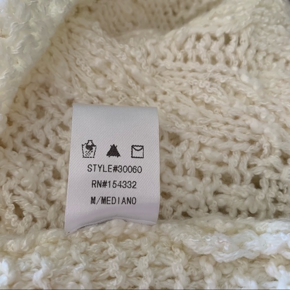 Kye Mi, Size M, Loose Knit, Rounded Neckline, Oversize Raglan Sweater. - Picture 10 of 11